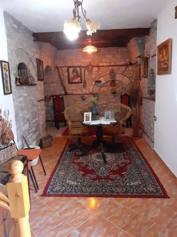Karafil Guesthouse - Imazhi 4
