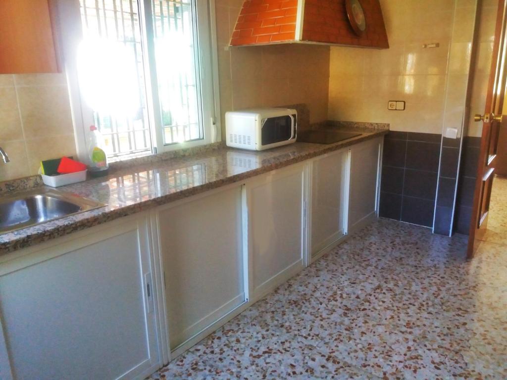 A kitchen or kitchenette at Casa Rural La Milla Verde