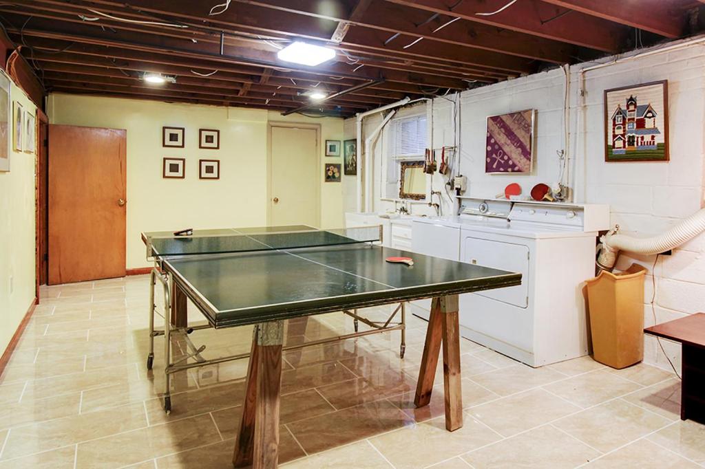 Ping-pong facilities at Updated DC House by Metro, Walk to Rock Creek Park or nearby