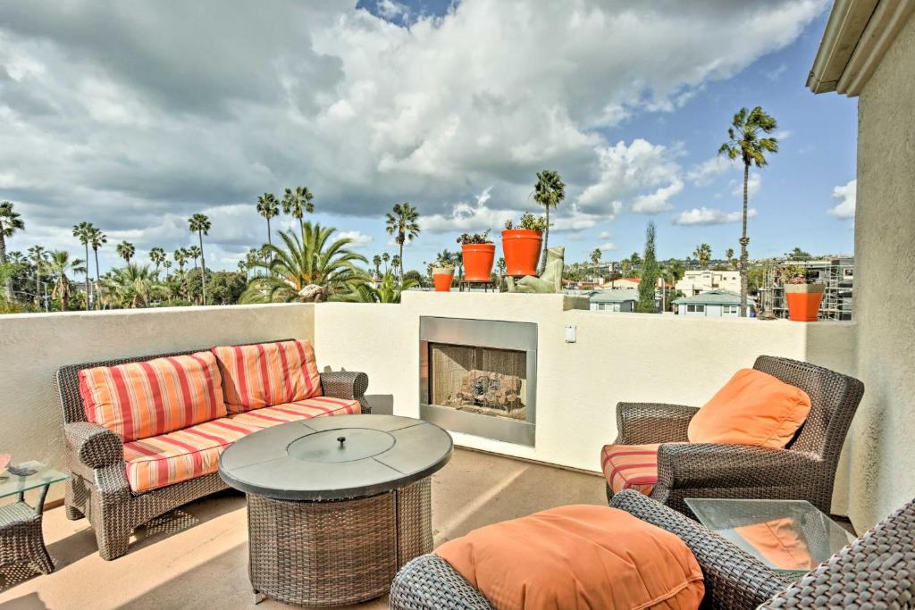 Vibrant Pacific Beach Townhome -10 Min Walk to Bay