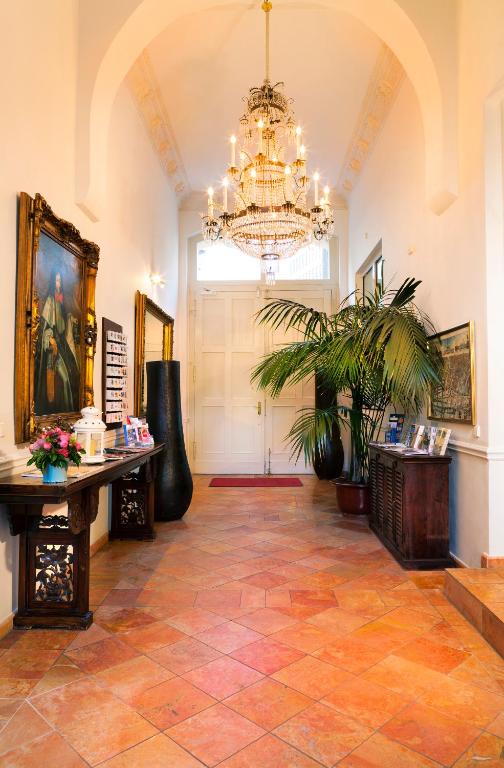 THE GATE GARDEN Hotel - Resim 35