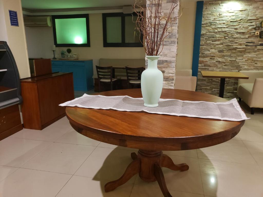 Kuchyň nebo kuchyňský kout v ubytování Tanger Hotel
