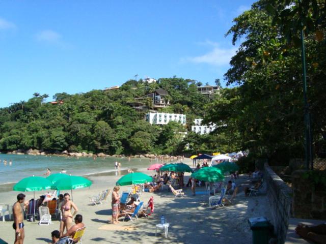  Condomínio a 1 metro da Praia Toninhas Ubatuba Pé na Areia Apartamento