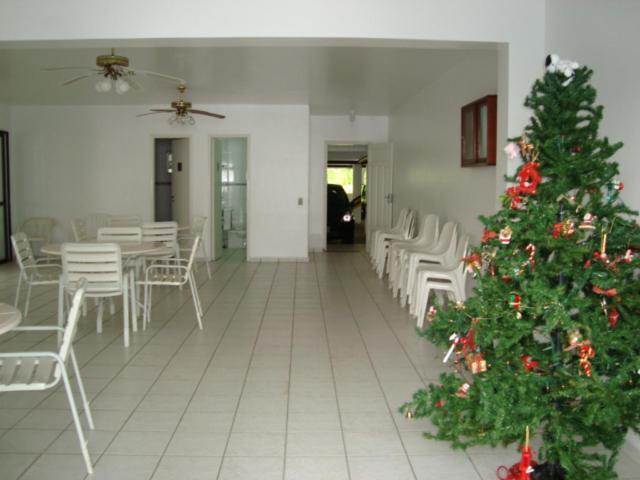  Condomínio a 1 metro da Praia Toninhas Ubatuba Pé na Areia Apartamento