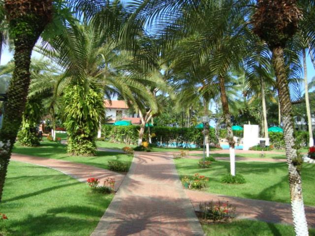  Condomínio a 1 metro da Praia Toninhas Ubatuba Pé na Areia Apartamento