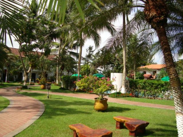  Condomínio a 1 metro da Praia Toninhas Ubatuba Pé na Areia Apartamento