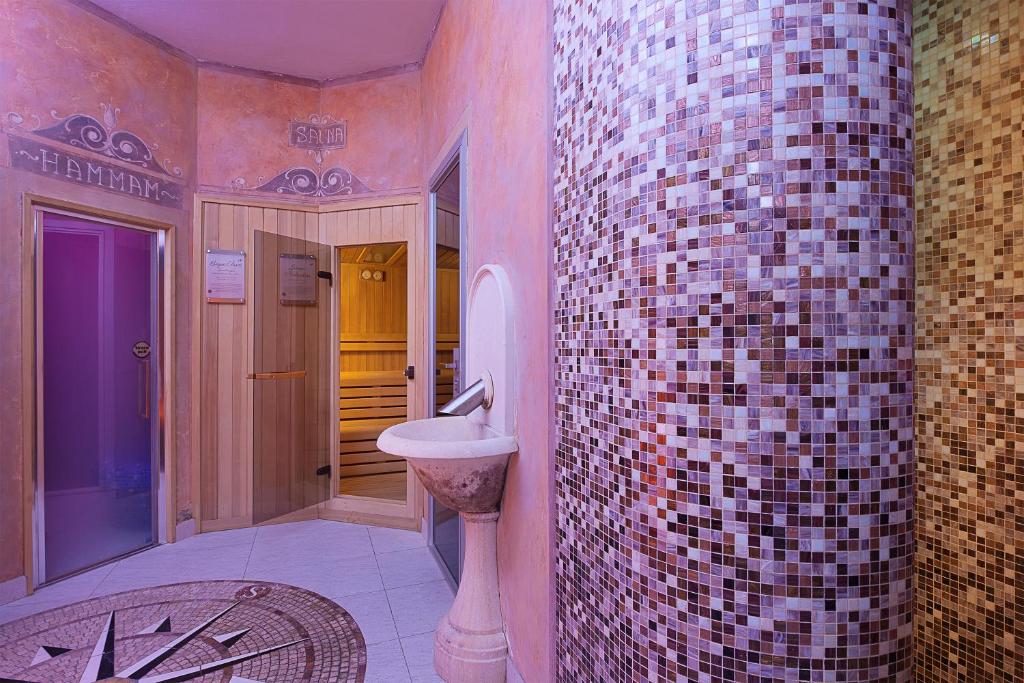 Koupelna v ubytování Hotel Marco Polo