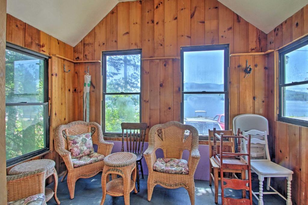 Lakefront Rumney Retreat with Shared Dock and Beach! - Holiday Home