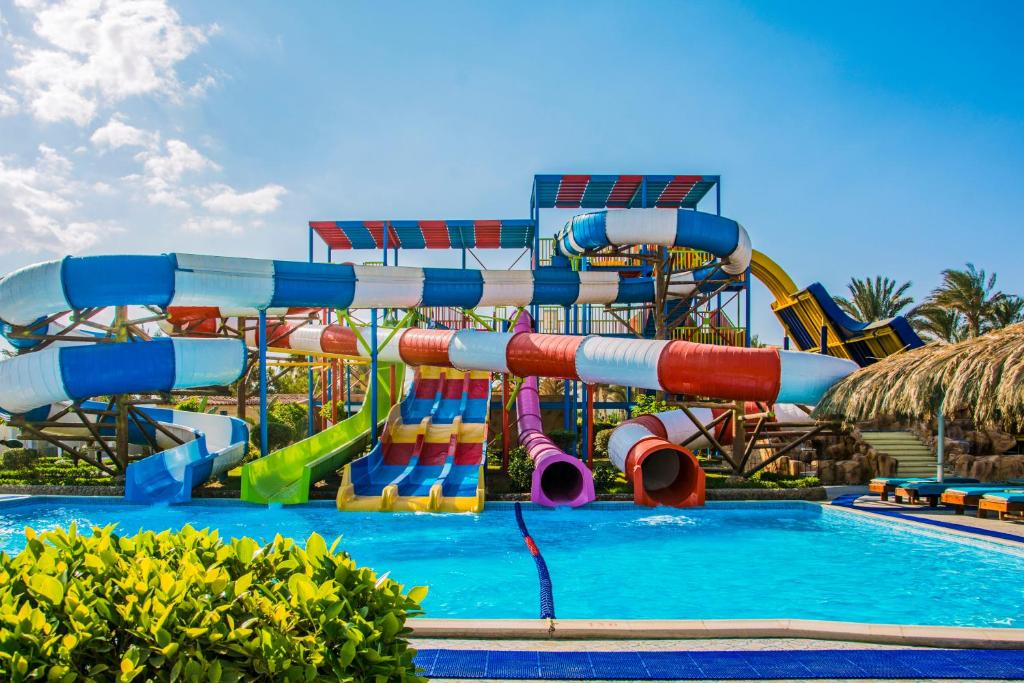 Bazén v ubytování Sunrise Aqua Joy Resort nebo v jeho okolí