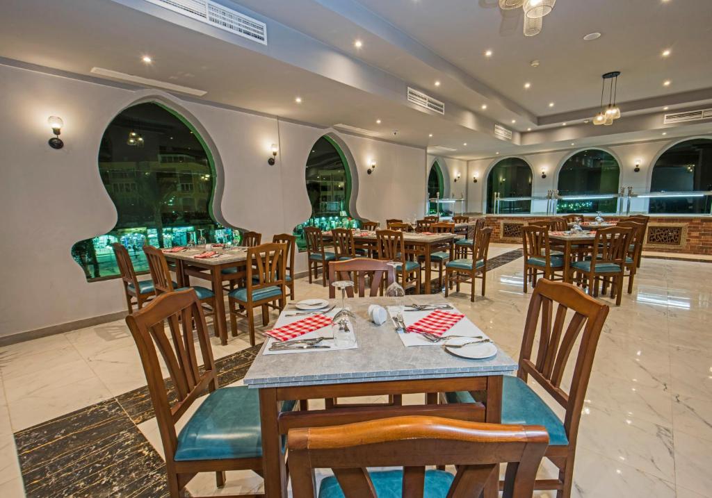 Restaurace v ubytování Sunrise Aqua Joy Resort