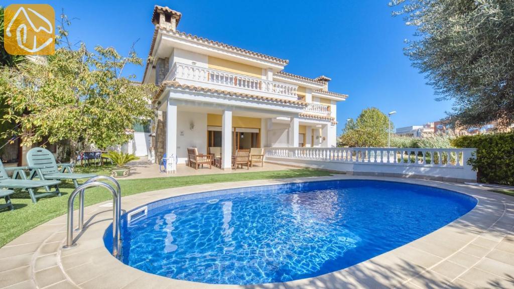 Lloret de Mar Villa Sleeps 10 Pool WiFi, Lloret de Mar ...