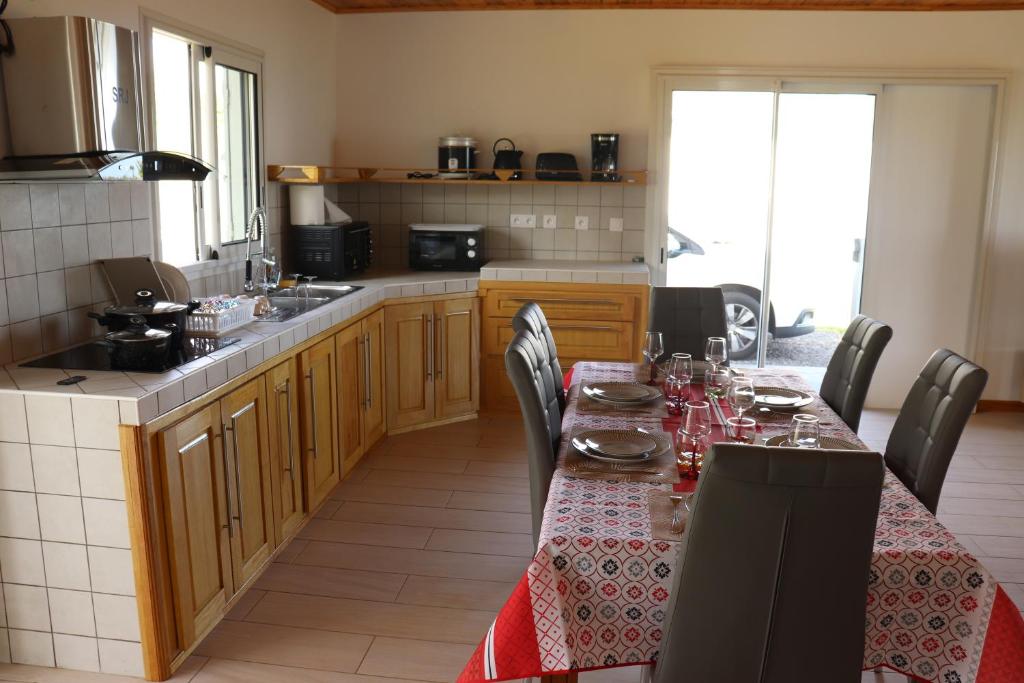 Gîte des Dodos的厨房或小厨房