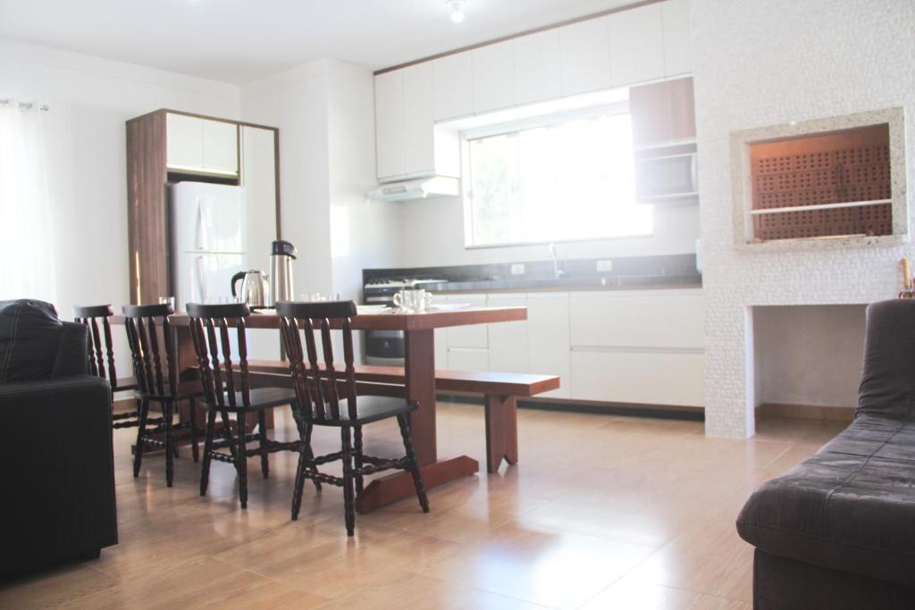  Casa Nova e Confortável Próxima à Praia