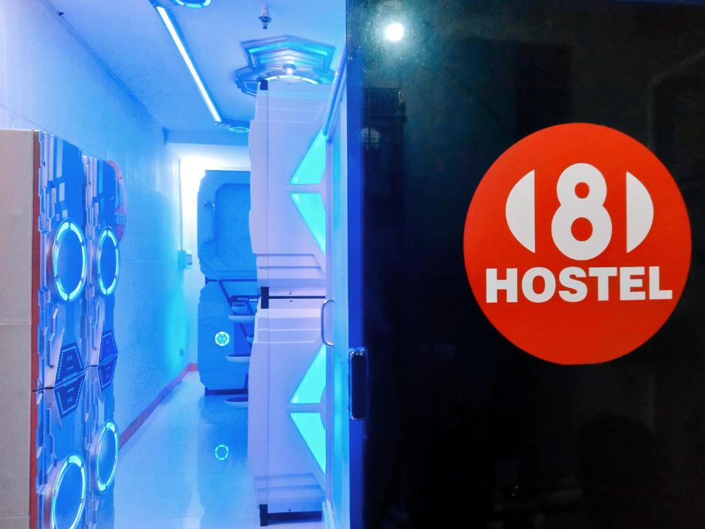 Certifikát, hodnocení, plakát nebo jiný dokument vystavený v ubytování 8Hostel