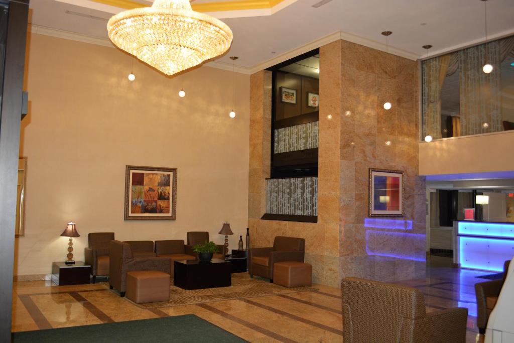 Posezení v ubytování Holiday Inn Hazlet by IHG