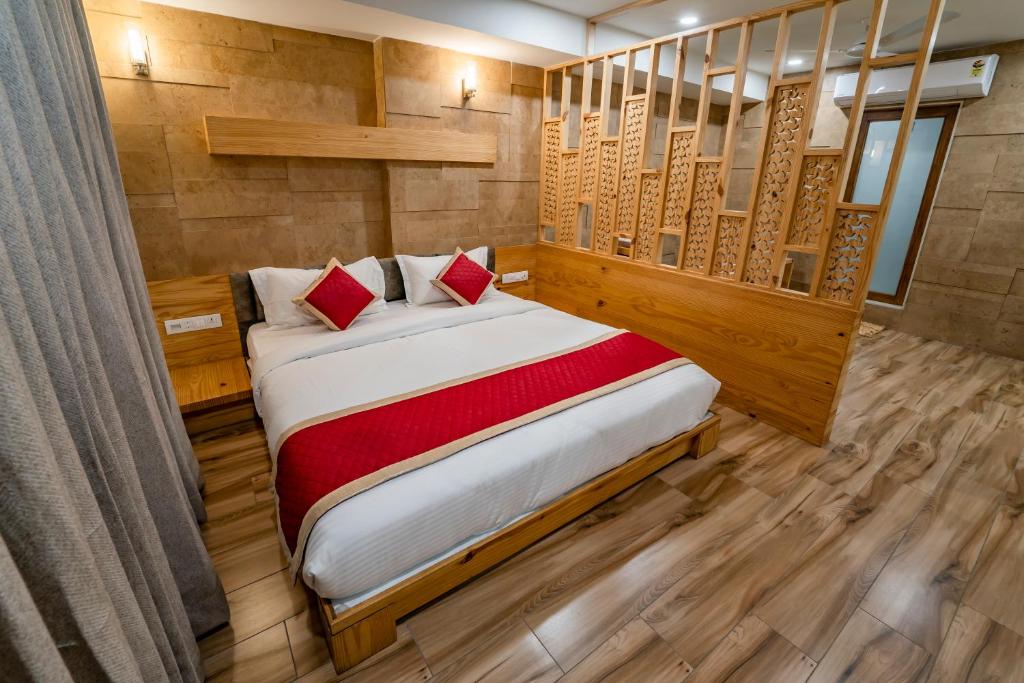 Postel nebo postele na pokoji v ubytování Hotel Pleasant Lake