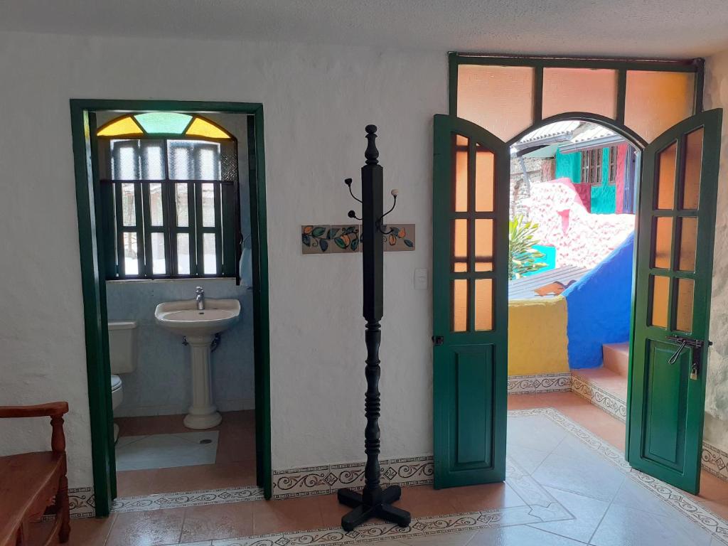 Phòng tắm tại CasKaffeSu Hotel and Restaurant Mindo