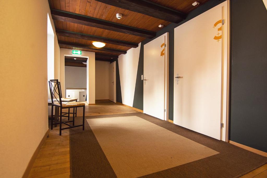 Posezení v ubytování Sust Lodge am Gotthard