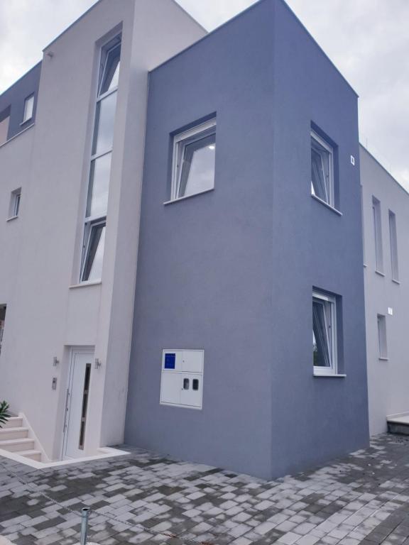 Budova, v ktorej sa apartmán nachádza