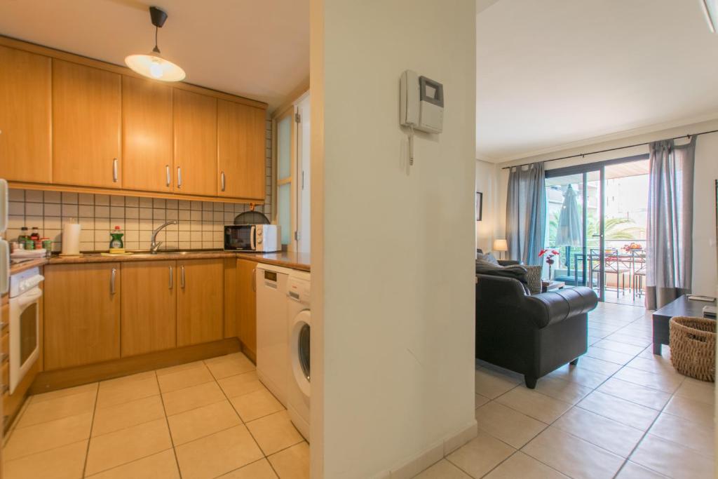 Kuchyň nebo kuchyňský kout v ubytování Balcon de Los Gigantes - TENESOL RENTALS