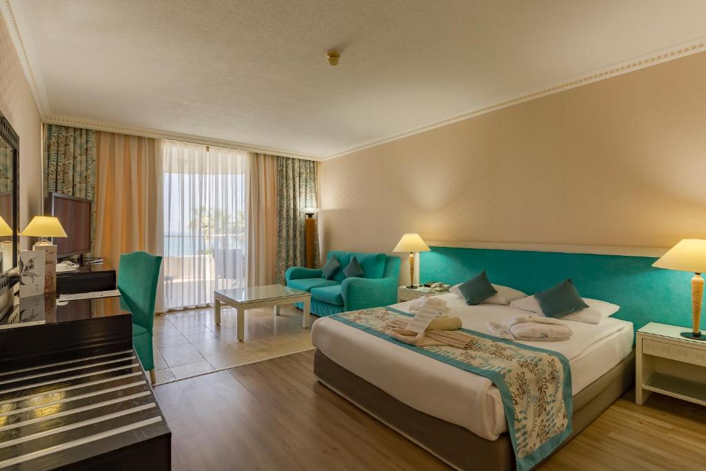Sunrise Queen Luxury Hotel - Deluxe Double Room With Balcony And Sea View