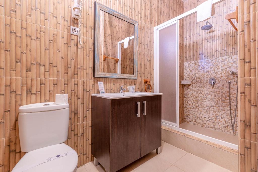 Kúpeľňa v ubytovaní Hotel Copacabana Tarifa Beach