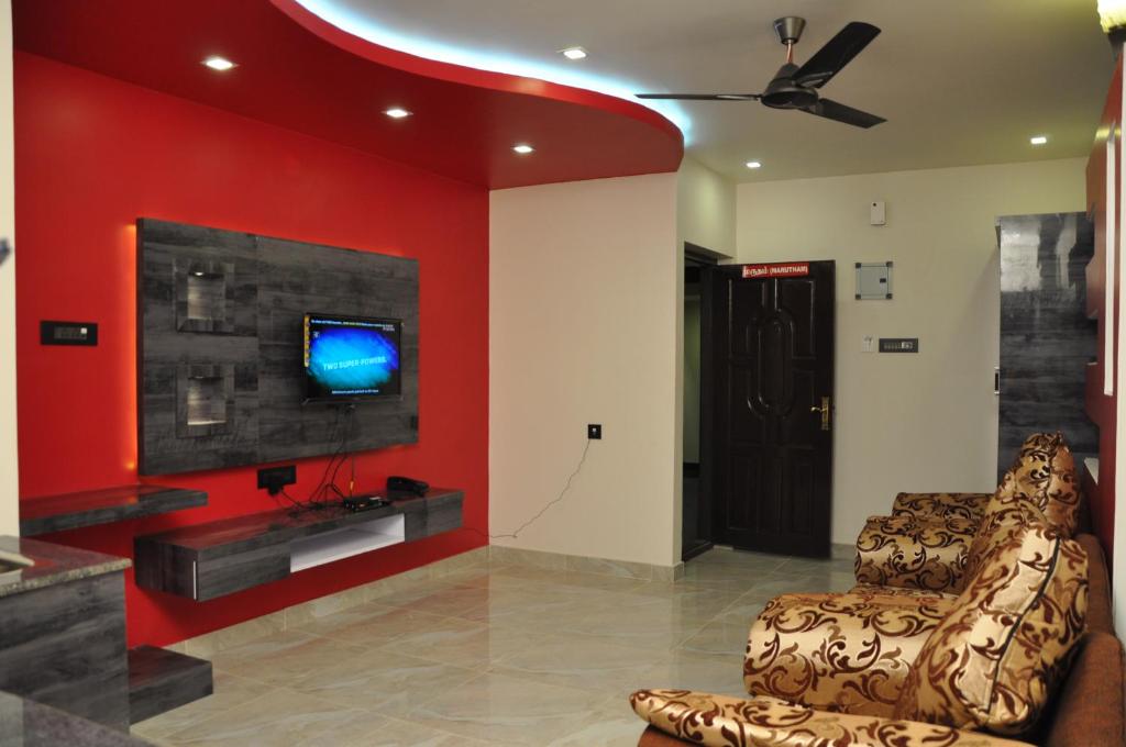 Subra Residency - King Room With Balcony