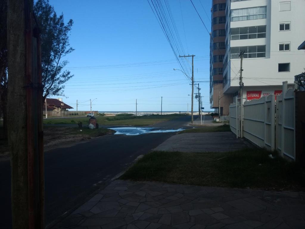  Apto a 100 metros do mar