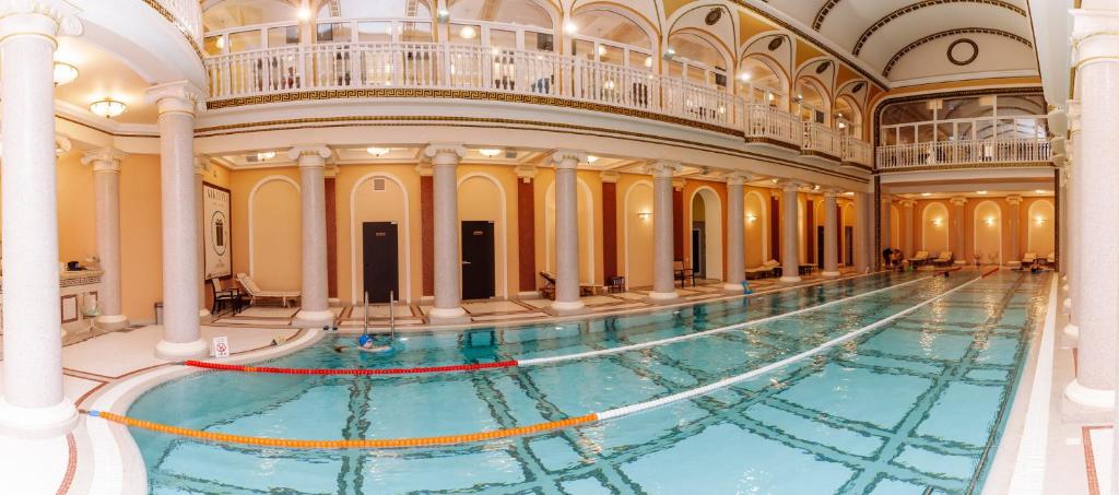 Bazén v ubytování Londonska SPA Hotel nebo v jeho okolí