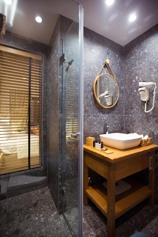Koupelna v ubytování Adryades luxury apartments