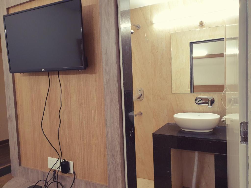 Shubhim Hotel & Resort MIDWAY TREAT MPT FRANCHISE - Luxe Tweepersoonskamer