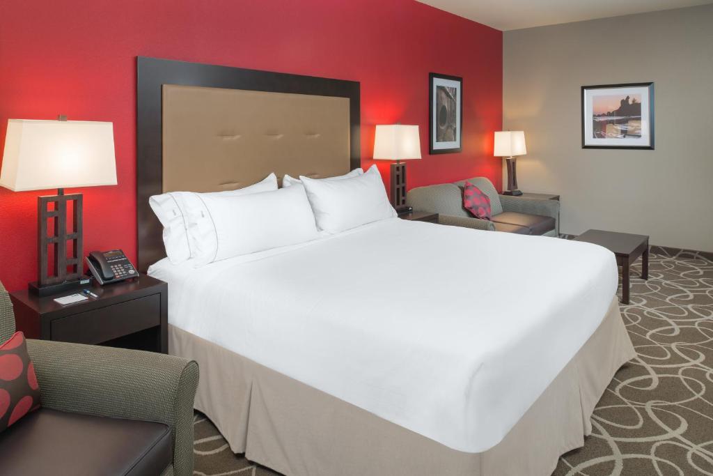 Holiday Inn Express Redwood National Park, an IHG Hotel - Salle Roi Standard Avec Canapé-lit - Non-fumeur