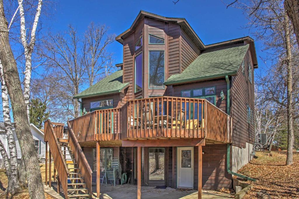 Crosslake Home on Little Pine Lake with Boat Landing, Cross Lake