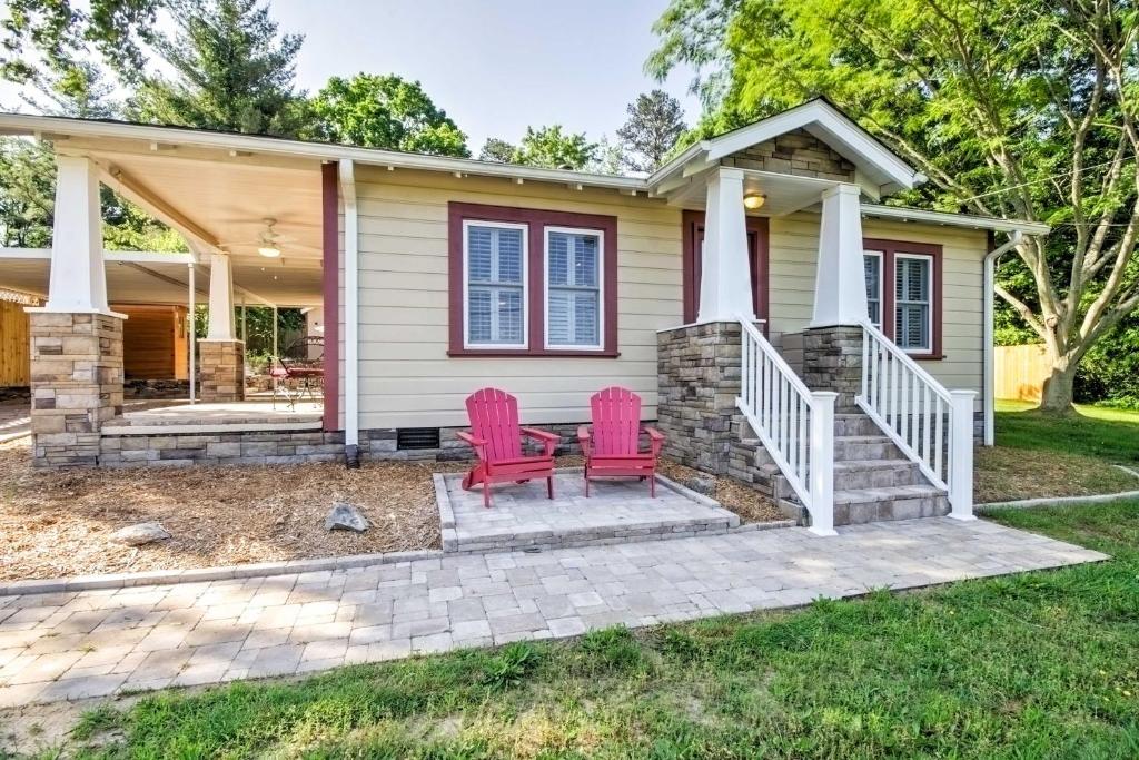 Lovely Cottage with Sauna and Fire Pit Near Asheville!, Swannanoa