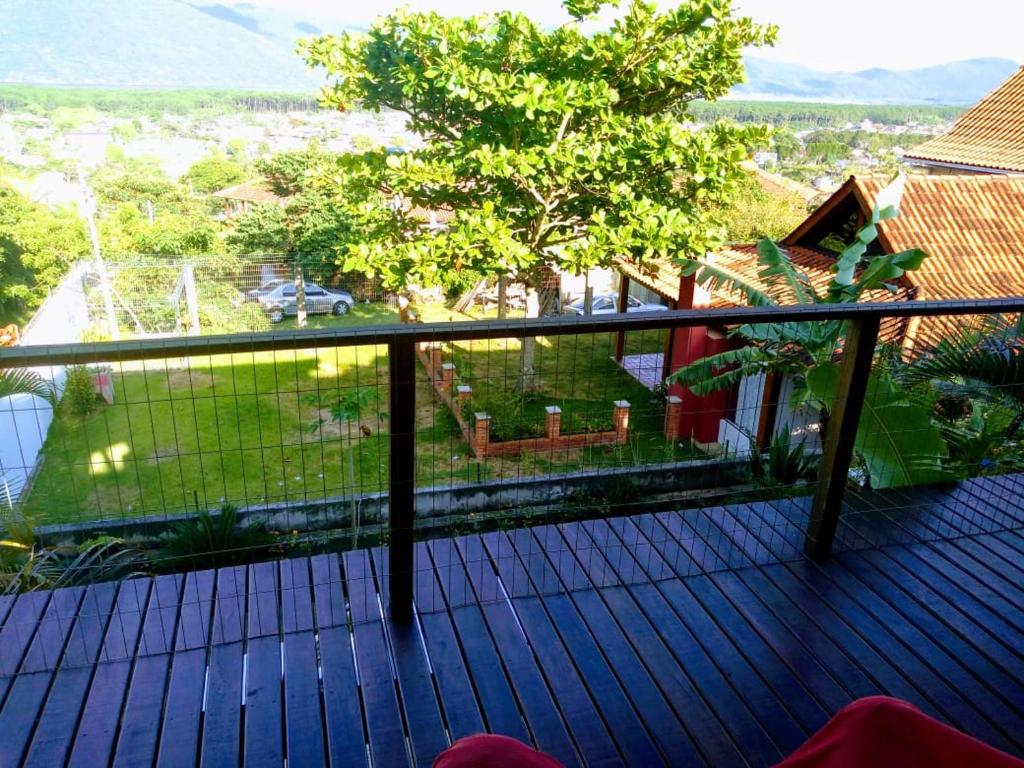  Casa com trilha pra praia e linda vista para Lagoa da Conceição
