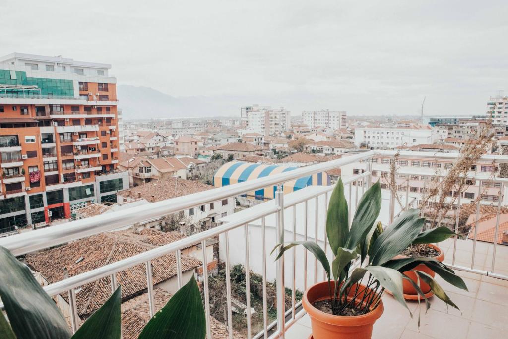 Shkodra apartment with amazing view in the city center - Image 6
