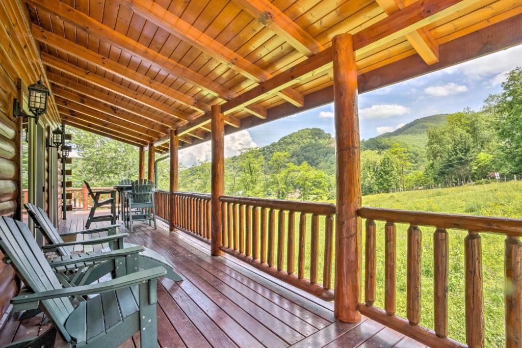 Maggie Valley Cabin with Private Hot Tub and Game Room, Maggie Valley –  Updated 2023 Prices