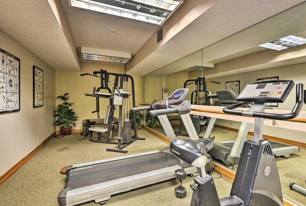 Greenwood Village Studio with Gym Access in DTC!, Englewood
