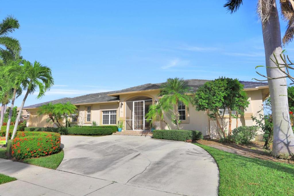 Shalimar Waterfront Pool Home, Marco Island (updated prices 2024)