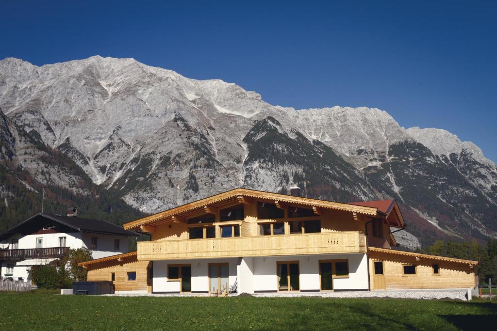 Galeriebild der Unterkunft Alpenchalet im Leutaschtal in Leutasch