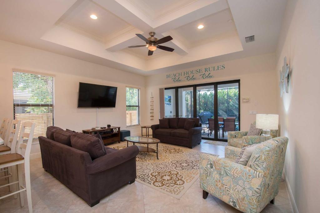 Chic Naples Retreat with Private Heated Pool and Lanai