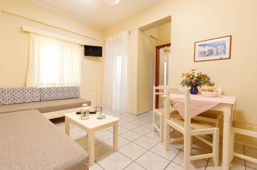 Zefyros Apartments and House - 15