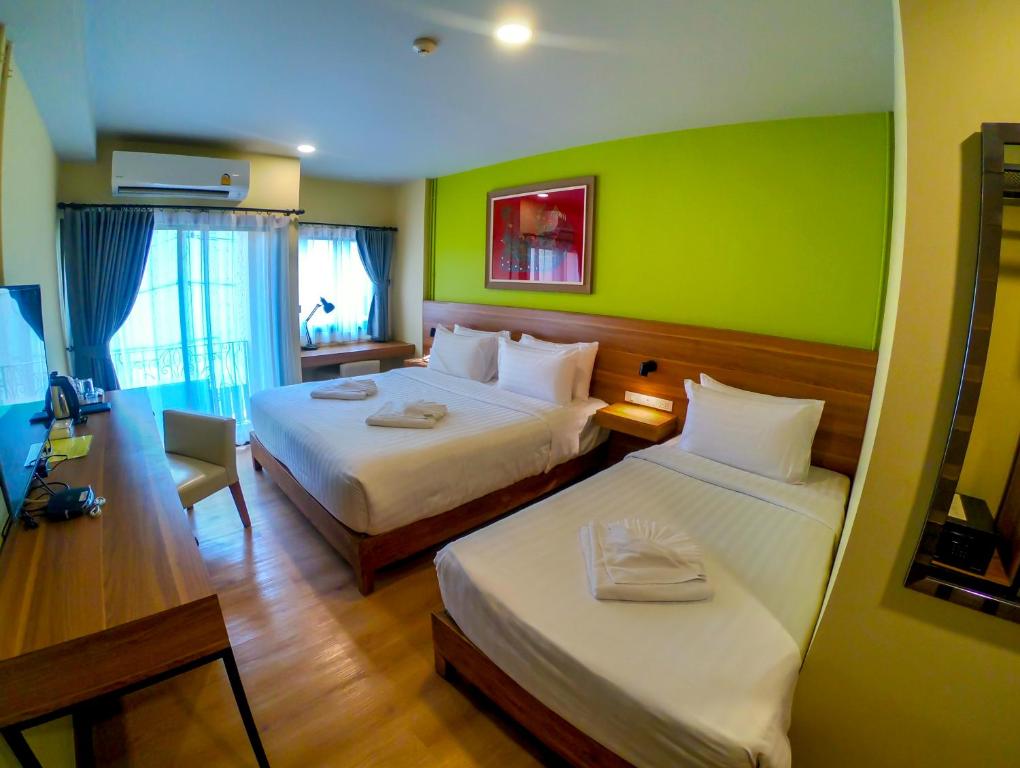 
Deluxe Triple Room
