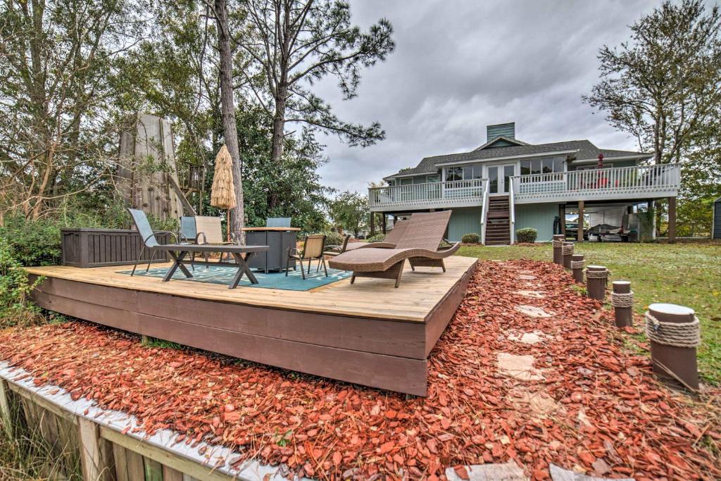 Unique Milton Home with Fire Pit, Dock and Grill!