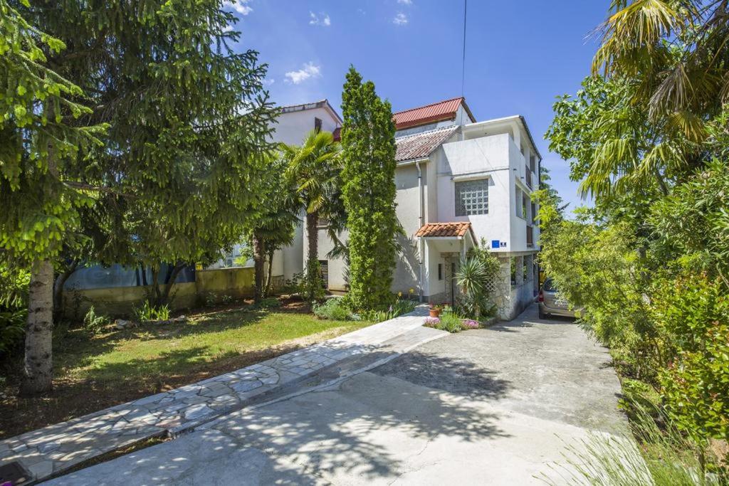 Zahrada ubytování Apartman Laurus Malinska