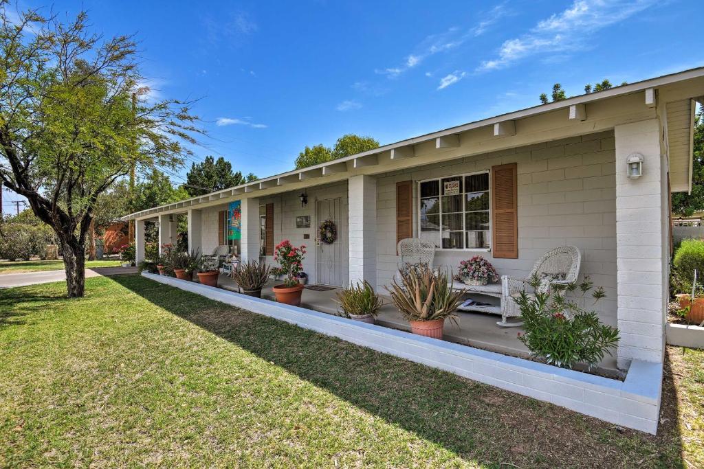 Vườn quanh Less Than 3 Mi to Dtwn Phoenix Home with Yard