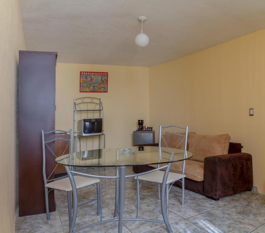 Casa Shalom Puebla - Quadruple Room With Bathroom