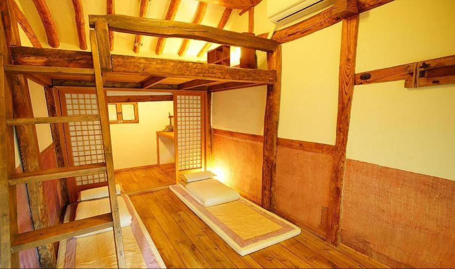 Fotografie z fotogalerie ubytování Hanok Story Guesthouse v destinaci Čondžu