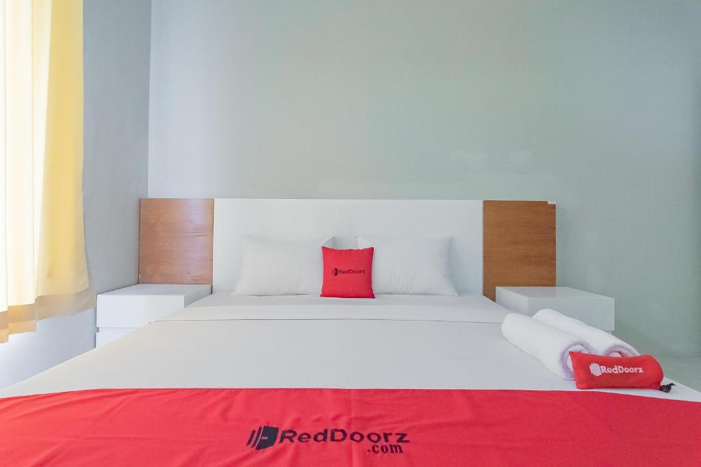 RedDoorz Resort Syariah near D'Castello Ciater Subang - Deluxe Room