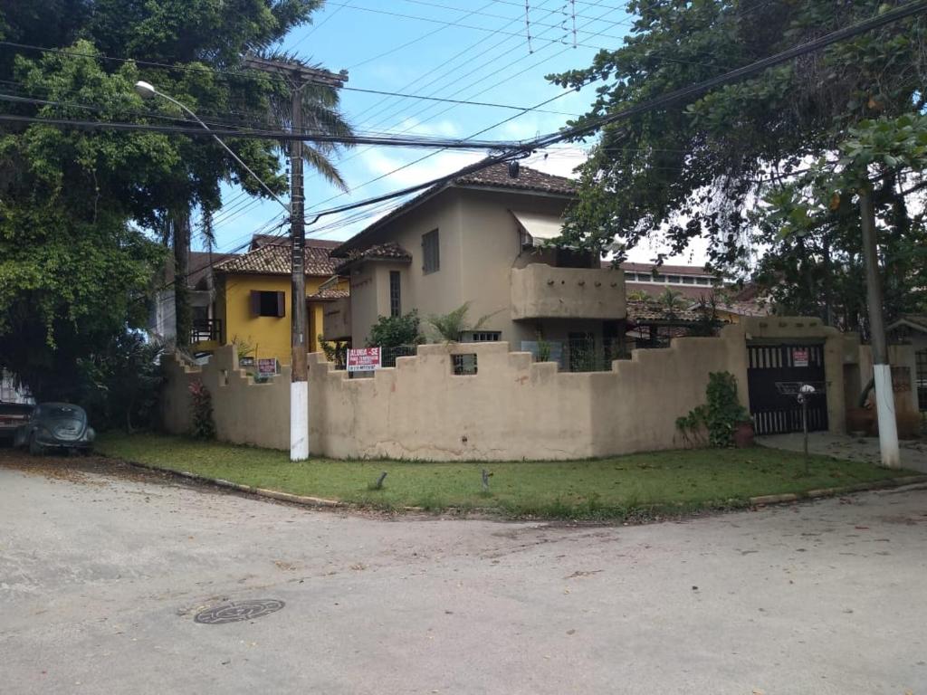 Casa ampla com ar condicionado e churrasqueira